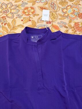 FIGS Rafaela Oversized Scrub Top and Zamora Jogger Set